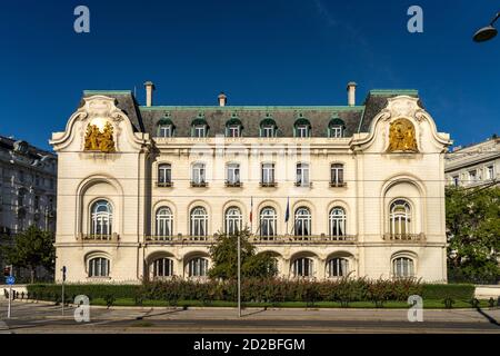 Jugendstil Palais der Französischen Botschaft beim Schwarzenbergplatz in Wien, Österreich, Europa  |   Art Nouveau palais of the French Embassy on Sch Stock Photo