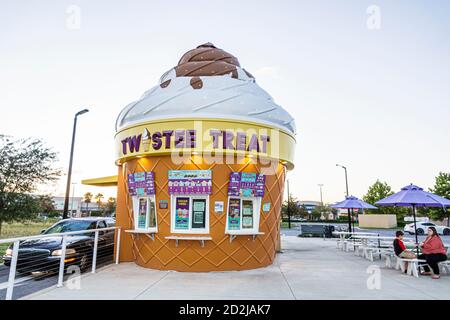 Ice Cream Cone shaped building in Kissimmee Florida Stock Photo - Alamy