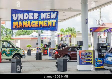 Florida,Sebring,Sunoco,petrol gas station,convenience store,under new management,pumps,visitors travel traveling tour tourist tourism landmark landmar Stock Photo