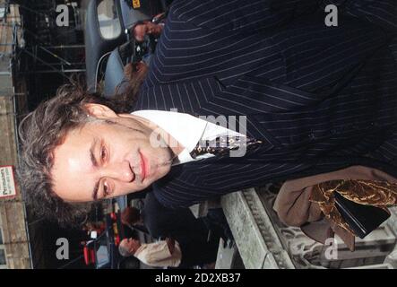 Bob Geldof arrives at the High Court today (Tuesday) to continue his legal battle with ex-wife Paula Yates over custody of their three children. Photo by Stefan Rousseau. Stock Photo