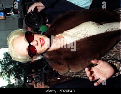 Paula Yates leaving the High Court in London this evening (Wednesday) after agreeing to shared custody of their three children with her former husband Bob Geldof. See PA Story COURTS Yates. Photo by Fiona Hanson/PA Stock Photo