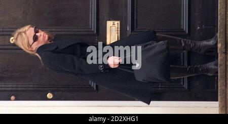 Actress Patsy Kensit emerges from the flat she shares with Oasis star Liam Gallagher in London this morning (Sat). It is rumoured that the couple will marry in the next few days. Watch for PA story. Photo by David Cheskin/PA. Stock Photo