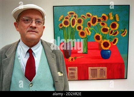 artist-david-hockney-stands-in