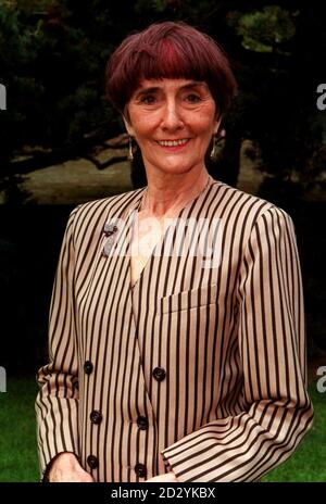 June Rofl PA NEWS PHOTO 6/5/98 ACTRESS JUNE BROWN AND TELEVISION PERSONALITY ROLF ...
