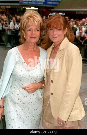 PA NEWS PHOTO 24/6/98 ACTRESS PATSY PALMER, WHO PLAYS BIANCA BUTCHER IN 'EASTENDERS', ARRIVES WITH HER MOTHER PATRICIA HARRIS FOR THE CHARITY PREMIERE OF 'GIRLS NIGHT' IN LONDON'S LEICESTER SQUARE. THE FILM WAS WRITTEN BY KAY MELLOR AND STARS JULIE WALTERS AND BRENDA BLETHYN. Stock Photo