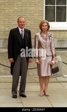 Queen Sofia and King Juan Carlos of Spain arriving at Kenwood House for the reception following the wedding of Princess Alexia of Greece, to Carlos Morales Quintana, at the Greek Orthodox Church in London. Stock Photo