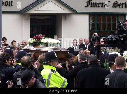 Chingford Mount Cemetery, Ronnie and Reggie Krays burial site Stock ...