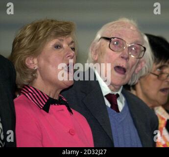 Glenys Kinnock MEP with former Prime Minister Michael Foot singing Jerusalem paying tribute to Baroness Barbara Castle of Blackburn at a memorial meeting at Methodist Central Hall in London.   * The former Labour Cabinet minister and legendary firebrand died in May at the age of 91. Stock Photo