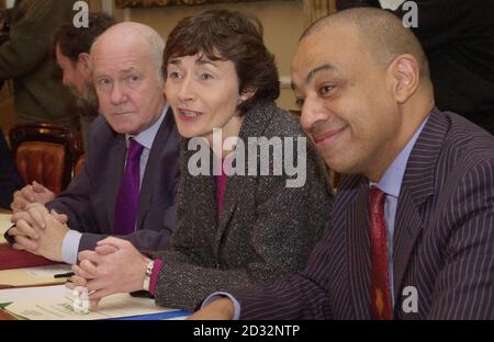 From left to right: Northern Ireland Secretary John Reid, Education Sectretary Estelle Morris and Chief Secretray to the Treasury Paul Boeteng at the weekly cabinet meeting in Downing St. Stock Photo