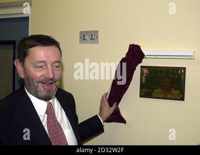 Home Secretary David Blunkett Meets Prison Staff At Holloway Prison In ...