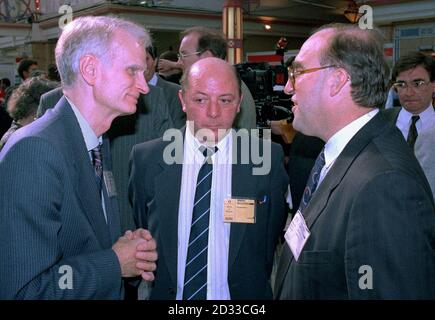 Labour Party conference. Dr. Jeremy Bray (left) the MP for Motherwell, Mr. George Quin,(a Ravenscraig shop steward and a Delegate from the Ravenscraig Works) with the Shadow Chancellor John Smith (right) discuss the plans for the closure of the Hot Strip Mill at Ravenscraig at the Labour Party Conference in Blackpool.  Stock Photo