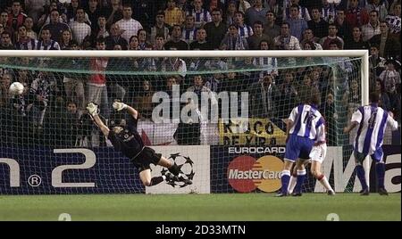 Manchester United S Fabien Barthez Is Unable To Save Deportivo La Coruna S Nourredine Naybet S Goal During The Uefa Champions League Game Between Deportiva La Coruna And Manchester United At The Estadio Riazor La