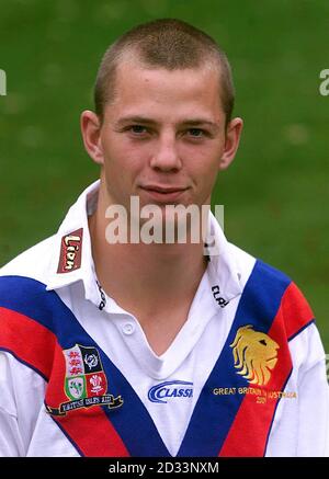 Great Britain Rugby League squad player Richard Horne during a photo call at the Marriot Hotel, Worsley, Manchester. Great Britain will be playing Australia in three Test Matches starting on 11/11/01:  * 8/11/01: Horne has been handed the crucial scrum-half role for  Great Britain Rugby League team when they take on Australia in the first of three tests at Huddersfield's Alfred McAlpine Stadium on Sunday 11th November 2001. Stock Photo