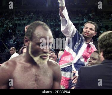 Great Britain's Howard Eastman (left) listens to judges scorecard's after his 12 round points defeat to American William Joppy (right) after the WBA middleweight title fight at Mandalay Bay Hotel, Las Vegas, USA. Stock Photo