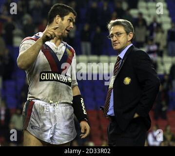 Great Britain's Andy Farrell talking to coach David Waite, after the England and Australia Guinness Rugby League Third Test at the JJB Stadium, Wigan. Australia defeated Great Britain 28-8. Stock Photo