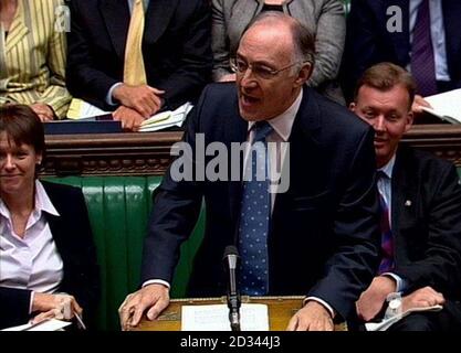 Conservative party leader Michael Howard during the weekly Prime Minister's Questions at the House of Commons, London. We are advised that video-grabs should not be used by daily papers later than 48 hours after the broadcast of the programme, without consent of the copyright holder. ALL TV AND INTERNET OUT. Stock Photo