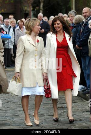 Television presenter Carol Vorderman(rt) and Kathryn Apanowicz (Whiteley's partner) arrive at York Minster today, Thursday November 10, 2005, for the memorial service to Countdown presenter Richard Whiteley. The service at York Minster, attended by Whiteley's friends, family and TV colleagues, as well as some of his many fans. The 61-year-old died in June following a heart operation at Leeds General Infirmary. See PA story MEMORIAL Whiteley. PRESS ASSOCIATION photo. Photo credit should read: John Giles/PA. Stock Photo