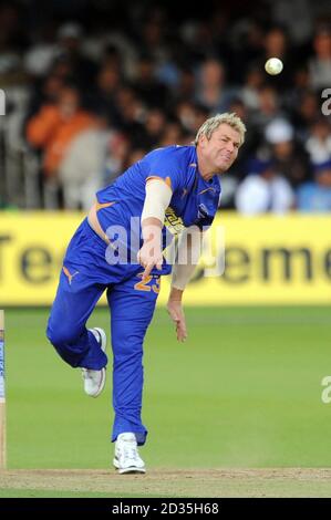 Rajasthan Royals captain Shane Warne bowls during the Twenty20 match at Lord's, London. Stock Photo