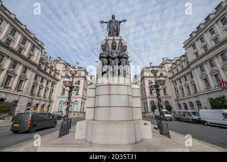 Westminster, London, UK. 7 October 2020. A Mackerel sky over the Crimea War memorial, a harbinger of wet weather later in the day. Credit: Malcolm Park/Alamy Live News. Stock Photo