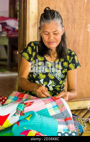 Quiltmaking in the island of Caohagan in Cebu, Philippines Stock Photo