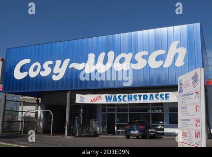 Car wash, Cosy Wasch in Berlin Stock Photo