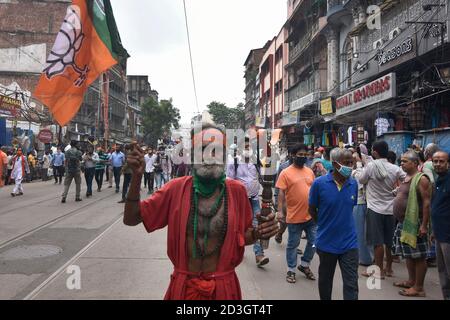 Kolkata, India. 08th Oct, 2020. BJP supporters walking in the rally towards Nabanna at Kolkata. (Photo by Suraranjan Nandi/Pacific Press) Credit: Pacific Press Media Production Corp./Alamy Live News Stock Photo