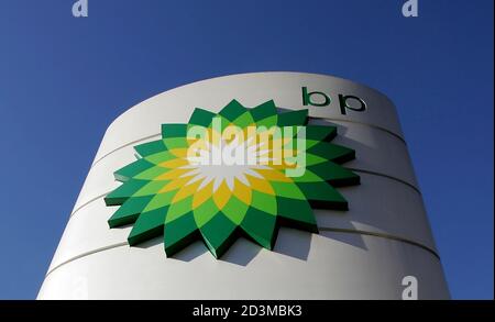 The BP logo is seen at a petrol station in London, October 26, 2004. BP Plc, the world's largest oil company, recorded bumper third-quarter profits on Tuesday thanks to high oil prices, but analysts said higher capital expenditure plans raised some concerns about the extent of future share buybacks. NTRES REUTERS/Toby Melville  TM/ASA/ACM