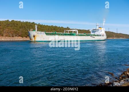 Cape Cod Oil Rig Irving Oil Company tanker ship New England in the Cape Cod Canal Stock ...