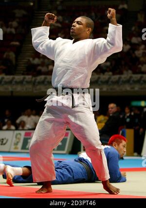 Carlos Honorato of Brazil celebrates after beating Keith Morgan of ...