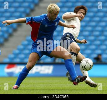 Japan S Inamoto Struggles For The Ball Against Iceland S Helguson During Their Three Nation Tournament Soccer Match In Manchester Japan S Junichi Inamoto R Struggles For The Ball Against Iceland S Heidar Helguson During Their Three Nation