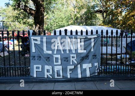 Euston station, HS2, London, UK. 9th Oct 2020. Climate change protests against HS2 outside Euston station and the HS2 construction site, where some protesters blocked the exit to the site. Credit: Matthew Chattle/alamy Live News Stock Photo