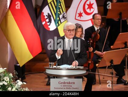 Halle, Germany. 09th Oct, 2020. Federal President Frank-Walter Steinmeier speaks at the central commemoration event in the Ulrichskirche. One year after the right-wing terrorist attack on Yom Kippur, the highest Jewish holiday, the victims are remembered with events and prayers. On October 9, 2019, a heavily armed right-wing extremist had tried to storm the synagogue and cause a massacre among 52 visitors. Credit: dpa picture alliance/Alamy Live News Stock Photo