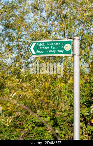 Public footpath 4, off Cherry Orchard Way, in Rochford, Southend on Sea, Essex, UK. Signpost to Blatches Farm and Roach Valley Way. Woodland walk Stock Photo