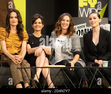 Stars of The Haunting of Bly Manor & The Haunting of Hill House at NYCC 2018 Stock Photo