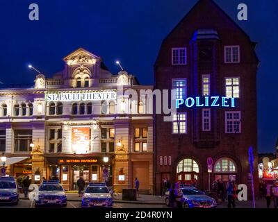 Davidwache, police station 15 in the Reeperbahn, at the blue hour, Hamburg, Germany, Europe Stock Photo