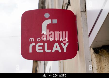 Bordeaux , Aquitaine / France - 10 01 2020 : Mondial Relay text sign and logo of delivery local shop distribution Stock Photo