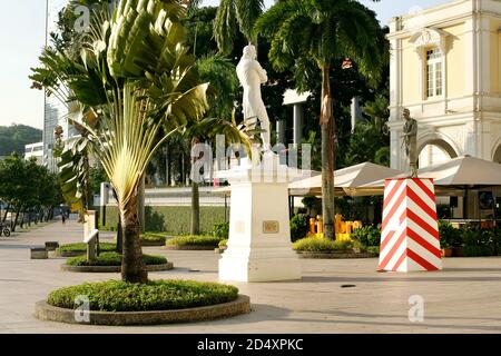 Statue of Sir Stamford Raffles, founder of Singapore, Singapore Stock Photo