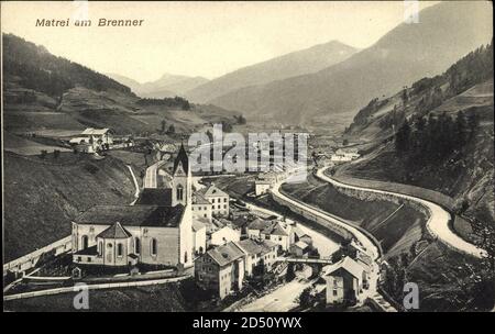 Matrei am Brenner Tirol, Kirche, Ortschaft, Serpentinen, Fluss | usage worldwide Stock Photo