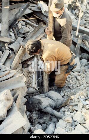 - terremoto in Irpinia (novembre 1980)....- earthquake in Irpinia (November 1980).. Stock Photo