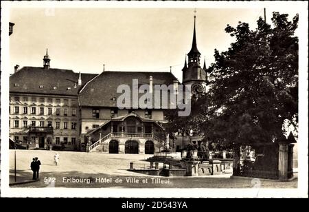 Fribourg Freiburg Stadt Schweiz, Hôtel de Ville et Tilleul, Rathaus | usage worldwide Stock Photo