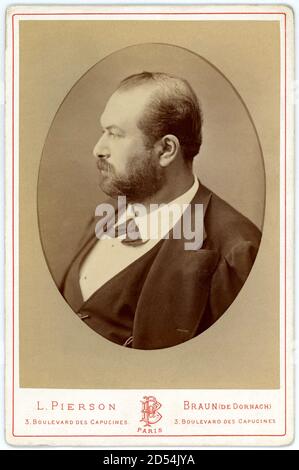 1873 , PARIS , FRANCE : The french music composer  and bank worker Ernest Doré ( 1830 - 1884 ) . Photo by L. Pierson & Braun De Dornach , Paris . Ernst was the brother of most celebrated painter artist and engraver Gustave Doré ( 1832 - 1883 ). - DORE - DORE' - MUSICA CLASSICA - CLASSICAL - COMPOSITORE - portrait - ritratto - MUSICISTA - MUSICA - bow tie - cravatta - papillon - beard - barba - profile - profilo - HISTORY - FOPTO STORICHE --- Archivio GBB Stock Photo