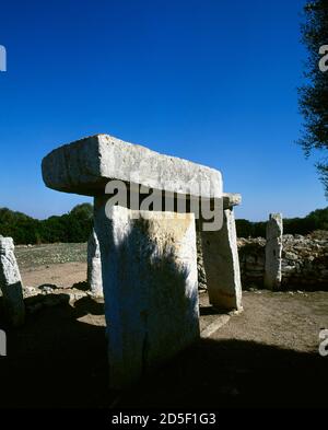 Spain, Balearic Islands, Menorca. Talatí de Dalt. Talayotic Settlement of Talatí. Located near Maó, it was built using regular stone blocks. At the centre of the taula enclosure is the taula, with the capital stone placed upon the base stone. Stock Photo