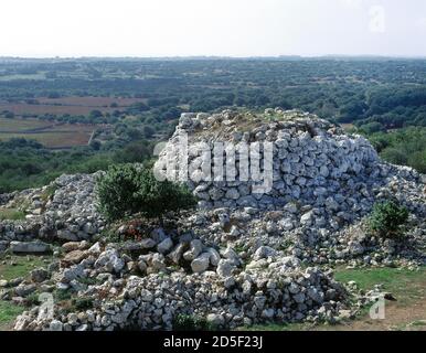 Spain, Balearic Islands, Menorca, Alaior. Torre d'en Galmés talayotic settlement. It was occupied during the Early Bronze Age, around 1600 BC, remaining there until the medieval era. General view of one of the three circular talayots. Stock Photo