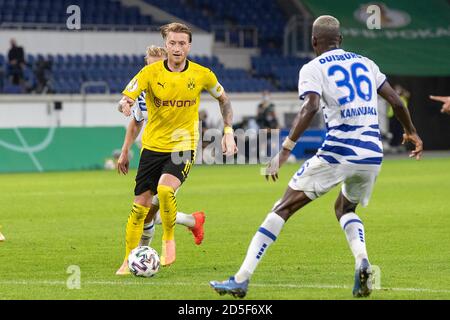 Wilson KARNAVUAKA (DU, r.) Tries to stop Marco REUS (DO); Soccer DFB Pokal 1st round, MSV Duisburg (DU) - Borussia Dortmund (DO) 0: 5, on September 14, 2020 in Duisburg/Germany. | usage worldwide Stock Photo