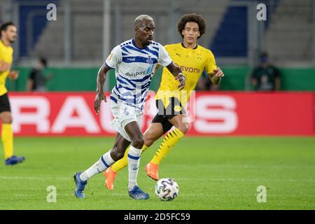 Wilson KARNAVUAKA (DU, front) in action with Ball, accompanied by Axel WITSEL (DO); Soccer DFB Pokal 1st round, MSV Duisburg (DU) - Borussia Dortmund (DO) 0: 5, on September 14, 2020 in Duisburg / Germany. | usage worldwide Stock Photo