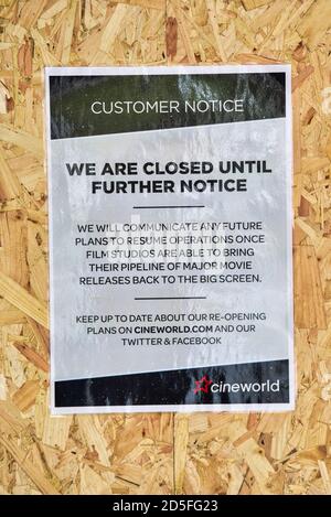 London, UK. 13th Oct, 2020. A sign informing patrons that the Cineworld Cinemas have closed until further notice.British cinema chain Cineworld announced that it's temporarily shutting cinemas in Britain and the United States, as coronavirus pandemic delays major new films. Credit: Dave Rushen/SOPA Images/ZUMA Wire/Alamy Live News Stock Photo