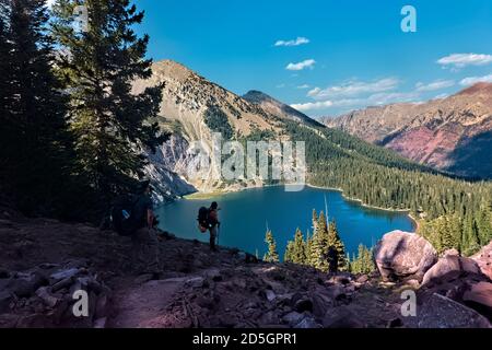 Backpacking above Snowmass Lake on the Maroon Bells Loop, Aspen, Colorado, USA Stock Photo