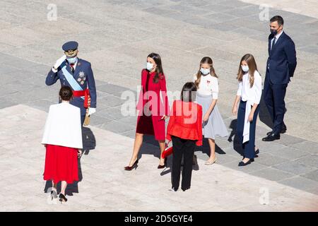 (10/12/2020) Spain's King Felipe VI (L) greets president of the Community of Madrid Isabel Días Ayuso, Accompanied by Queen Letizia, their daughters Asturias Princess Leonor and Infanta Sofia, and Spain's Prime Minister Pedro Sanchez (R) .This year the event is a tribute of those fighting against Covid-19 chaired by Spain's Royal Couple and attended by the entire government and representatives of all branches of government. To avoid crowds, the traditional military parade in Madrid and the subsequent reception of the King and Queen at the Royal Palace have been suspended. (Photo by Beatriz Du Stock Photo