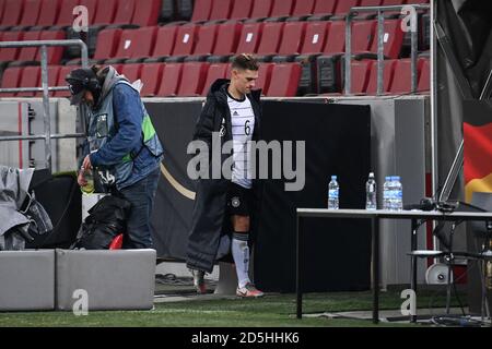 Cologne, Deutschland. 13th Oct, 2020. Joshua Kimmich (Germany) leaves the stadium. GES/Soccer/UEFA Nations League: Germany - Switzerland, 10/13/2020 Football/Soccer: UEFA Nations League: Germany vs. Switzerland, Cologne, October 13, 2020 | usage worldwide Credit: dpa/Alamy Live News Stock Photo