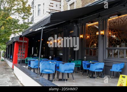 London, UK. 13th Oct, 2020. Photo taken on Oct. 13, 2020 shows a restaurant in London, Britain. The British unemployment rate surged to a three-year high at 4.5 percent from June to August 2020 as the country's labor market continued to be hit significantly by the COVID-19 pandemic, which is expected to render more people jobless in winter, the British Office for National Statistics (ONS) said Tuesday. Credit: Han Yan/Xinhua/Alamy Live News Stock Photo